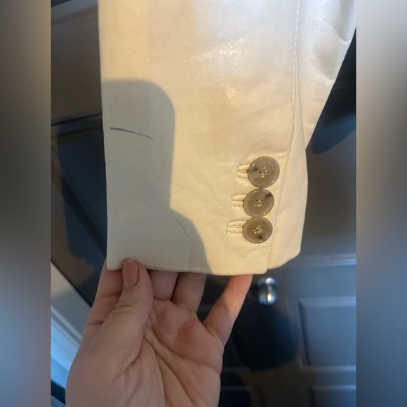 Cream genuine leather Ann Taylor petite jacket. 6P - Picture 6 of 6